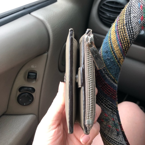 Tory Burch Wallet!!! - Picture 2 of 6